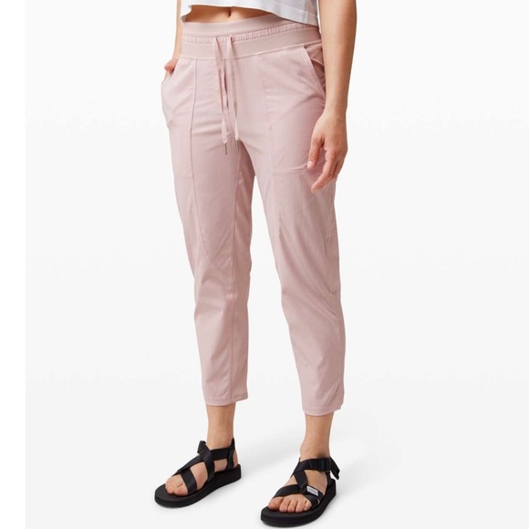 Lululemon Dance Studio Crop *25"
Misty Pink - Picture 2 of 6